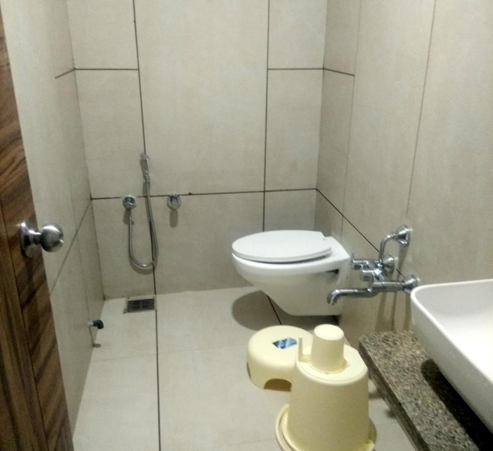 Hotel Milan Ahmedabad Exterior foto
