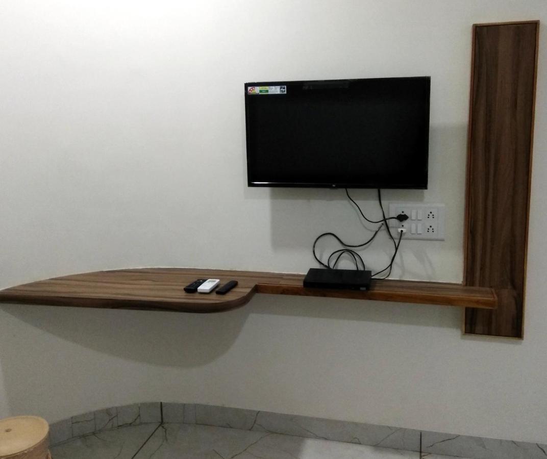 Hotel Milan Ahmedabad Exterior foto