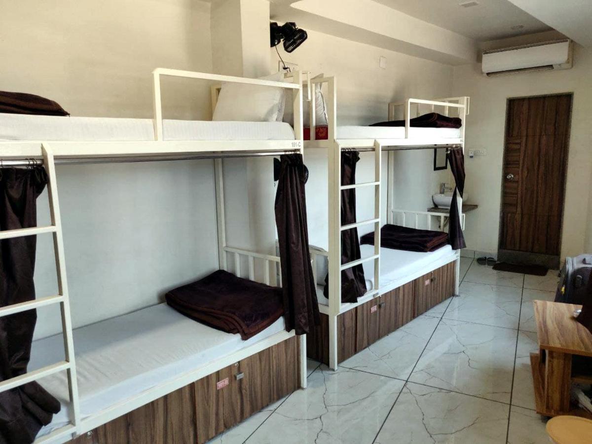 Hotel Milan Ahmedabad Exterior foto