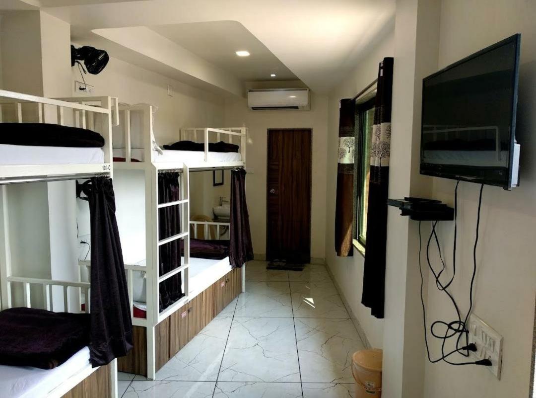 Hotel Milan Ahmedabad Exterior foto