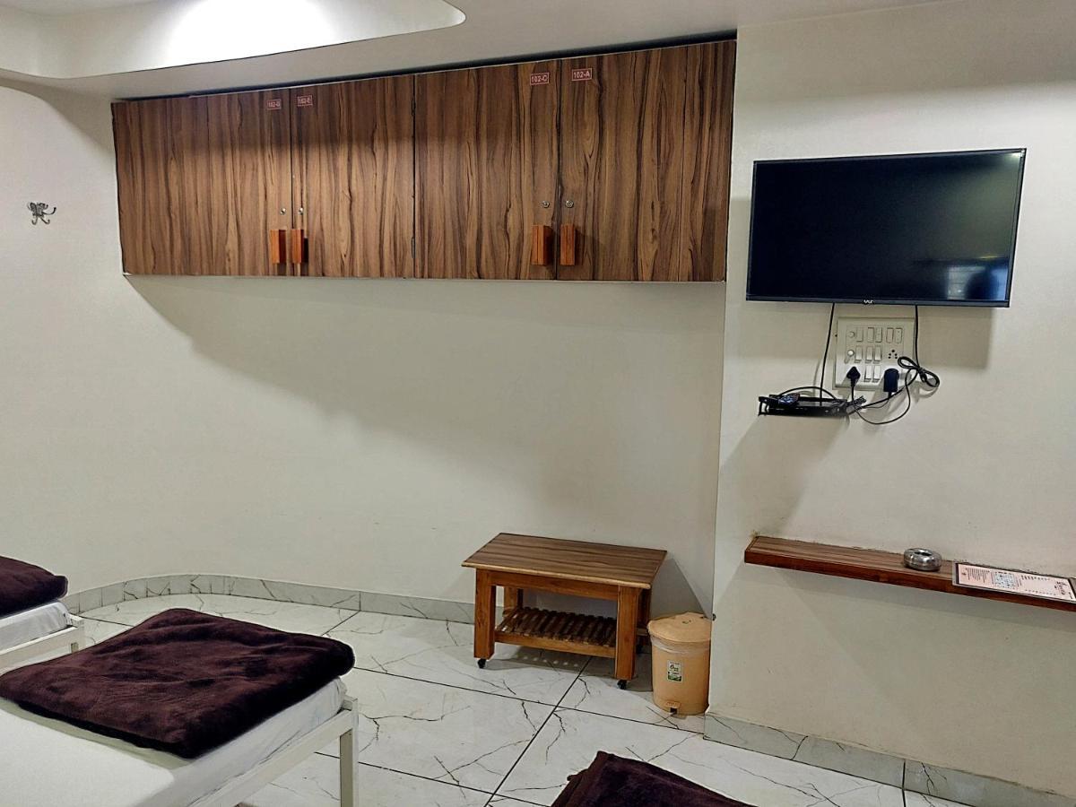 Hotel Milan Ahmedabad Exterior foto